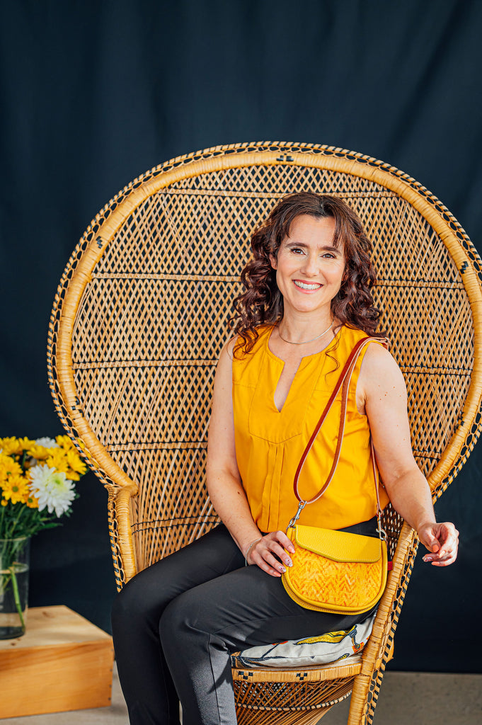 petit sac à bandoulière sac de taille en cuir jaune fait à la main au Québec