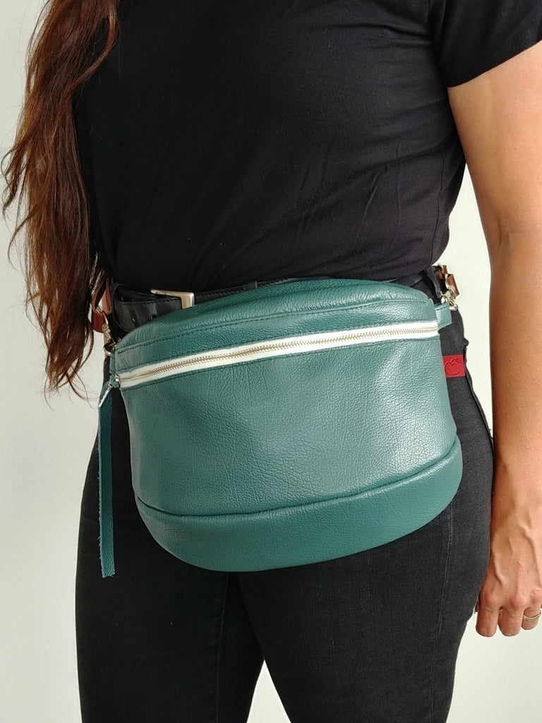 pochette de taille vert fait a montreal