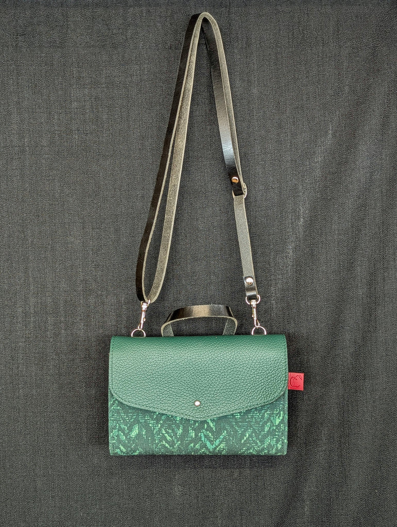 sac à bandoulière amovible en cuir et imprimé chevrons vert