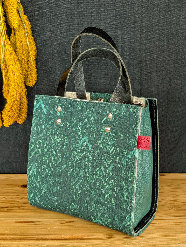 petit sac à main à bandoulière vert fait à la main slow fashion fait au Québec
