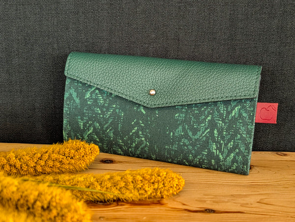 portefeuille long chic pour femme. fait à la main en cuir à Montréal