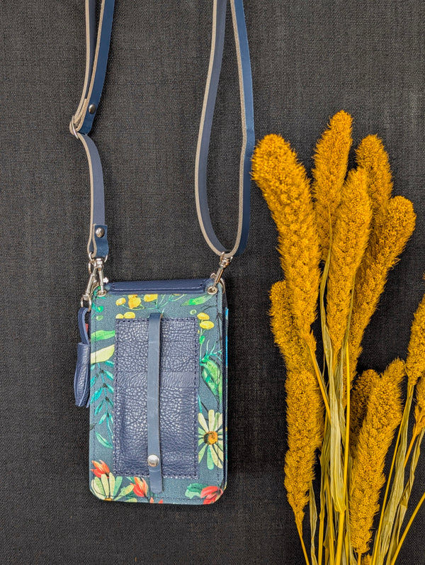 pochette de taille, poches de cartes au dos, porte-clés tassel